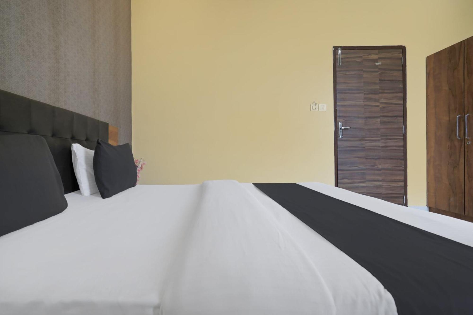 Hotel Collection O Amet Garh Udajpur Zewnętrze zdjęcie