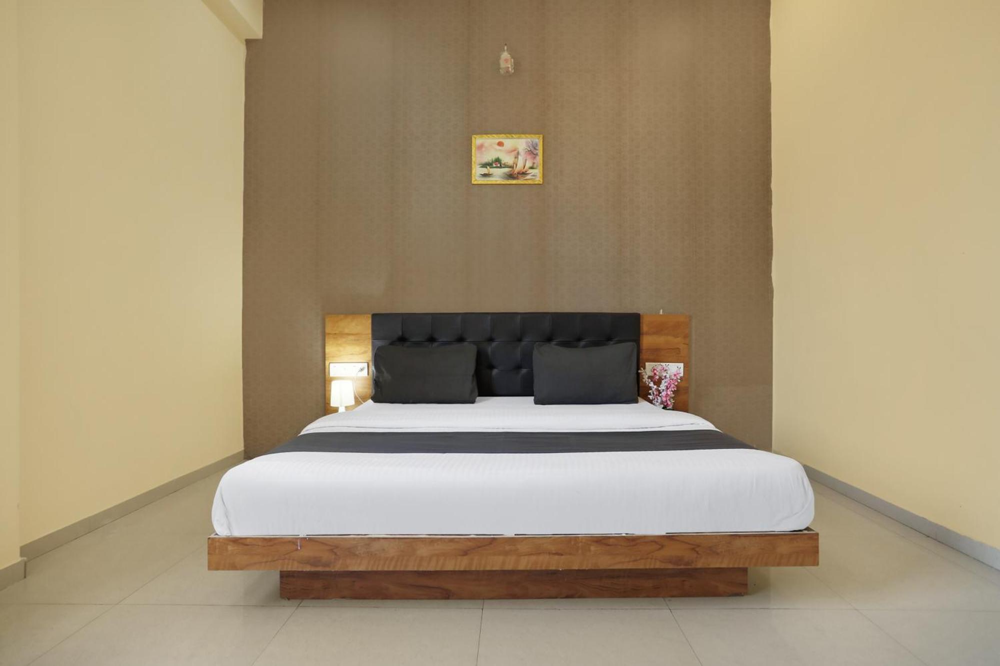 Hotel Collection O Amet Garh Udajpur Zewnętrze zdjęcie